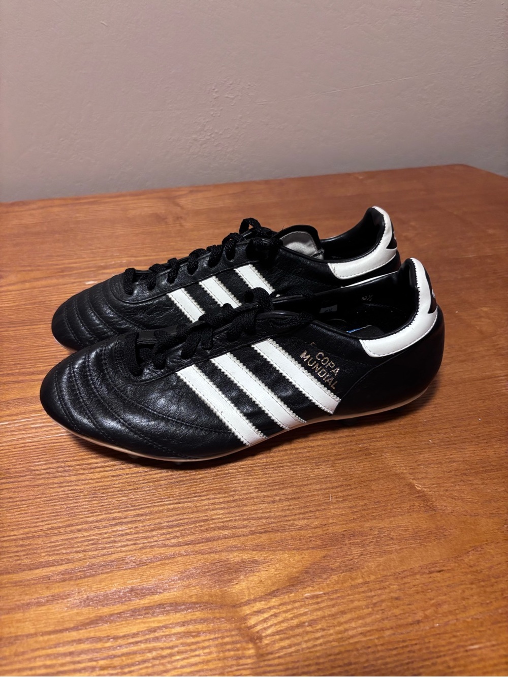adidas Black/White Copa Mundial Men’s Soccer Shoes M6.5 W8